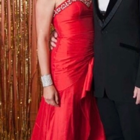 Red Formal Gown - Picture 7 of 7
